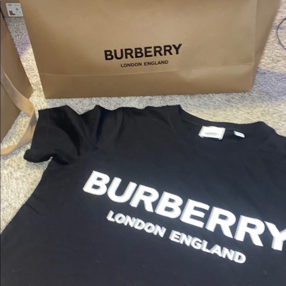 Womens Black Burberry T shirt. like new